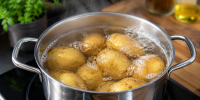 Как сохранить белый цвет картофеля при варке: простой способ для кухни